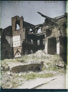 Image représentant France, Arras, Ruines derrière l'Hôtel de Ville