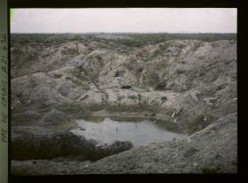Image représentant France, Givenchy, Aspect de la région et grand cratère