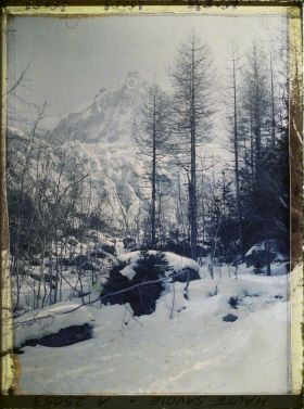Image représentant France Les Alpes, La montée du glacier des Bossons et l'aiguille du midi, altitude approximative 1200m