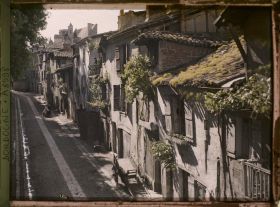 Image représentant France, Périgueux, Rue du Lys prise du quai