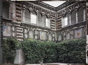 Image représentant Dans les jardins de l'Alcazar, la galerie del Grutesco ("des Grotesques")