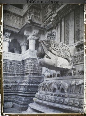 Image représentant Détail des frises et des sculptures ornant le temple Jagdish