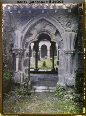 Image représentant France, St-Bertrand-de-Comminges, Cloître de la Cathédrale, Porte Est du Cloître