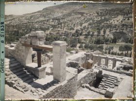 Image représentant Dans l'aile orientale du Palais Megarons (appartements du Roi et de la Reine)