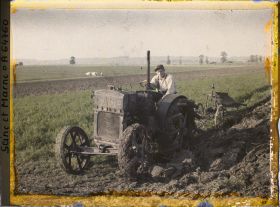 Image représentant Seine et Marne, Vaires, Charrue à traction mécanique
