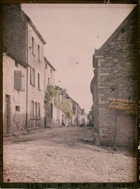 Image représentant La rue Césarée vue depuis la place Neuve