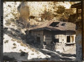 Image représentant Maisons au pied de la falaise