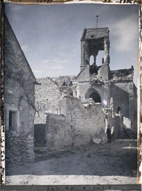 Image représentant France, Bourg et Comin, L'Eglise et Rue de Bourg et Comin