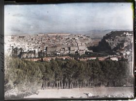 Image représentant Vue panoramique de la ville et des gorges du Rummel
