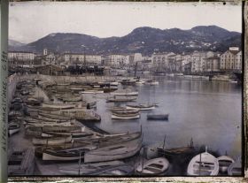 Image représentant Le port avec les canots