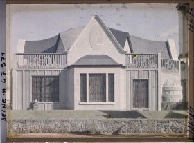 Image représentant L'Exposition des arts décoratifs, Pavillon de la Société de l'Art appliqué aux métiers, sur l'esplanade des Invalides