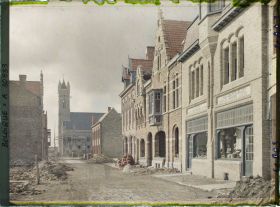 Image représentant Belgique, Nieuport, Rue du Marché et la Halle au drap