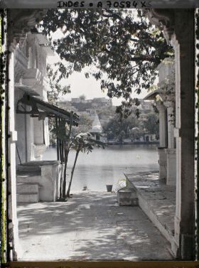 Image représentant Ruelle donnant sur le lac Pichola