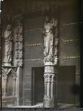 Image représentant Détail du portail de la Vierge de la cathédrale Saint-Etienne