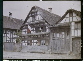 Image représentant France, Geispolsheim, Une ferme avec grand portail