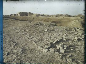Image représentant La voie processionnelle ou voie sacrée, ouverte par la porte d'Ishtar (VIe siècle avant J.-C.)
