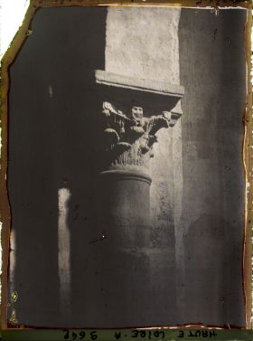 Image représentant Détail de l'un des chapiteaux du narthex de la basilique Saint-Julien