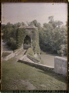 Image représentant France, Sauveterre de Béarn, Le vieux Pont fortifié