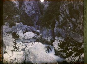 Image représentant Région d'Annecy, Le lit du Chéran sous le pont de l'Abîme