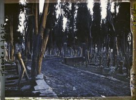 Image représentant Le cimetière musulman de Teckfaur-Seraï au crépuscule