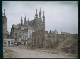 Image représentant Belgique, Louvain, Ruines et l'Hôtel de Ville