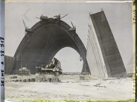 Image représentant Vue du hangar-est à dirigeables en construction