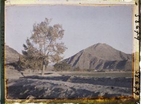 Image représentant Vue vers la passe de Babour et fortifications de la vieille ville