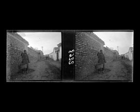 Image représentant Une ruelle située peut-être dans le secteur nord de Wangfudajie ("avenue des Résidences Princières")