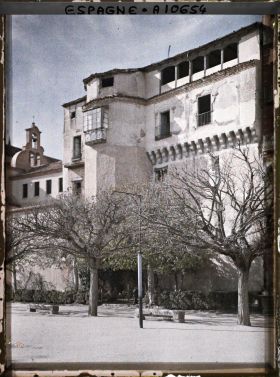 Image représentant Espagne, Ségovie, Une vieille Maison et une vieille tour du Paseo del Salon de Isabel