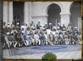 Image représentant Portait de groupe lors du jubilé célébrant les cinquante ans de règne du maharajah Jagatjit Singh - Seconde partie des festivités, réservée aux princes indiens