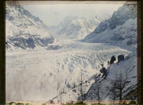 Image représentant France Les Alpes, La mer de Glace,  Vue d'ensemble des Gdes Jorasses, des Ptes Jorasses, l'Aige du Taeul, le Mt Malet, la Dent du Géant