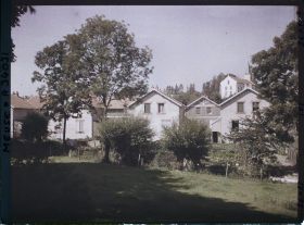Image représentant France, Glorieux, Une partie du Village reconstruit et l'Eglise