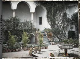 Image représentant A Vérifier : Patio dans les jardins de l'Alcazar