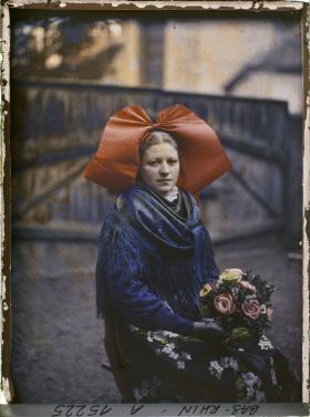 Image représentant Une jeune fille, Emilie Speisser, de face