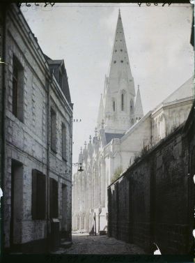 Image représentant France, Arras, Effet de lumière s/ St Péry