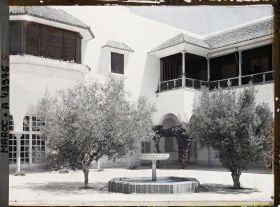 Image représentant Le patio du palais de la résidence générale