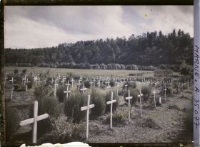 Image représentant France, De la Harazée au Four de Paris , Cimetière N° 6, route de la Harazée au Four de Paris