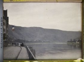 Image représentant Allemagne, Cochem (Moselle), Drapeau Français s/ Maison Commission Interalliée