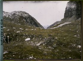 Image représentant Albert Kahn sur le sommet du Seljestadjuvet