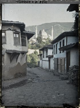 Image représentant Une rue vers la Yesil Camii (la mosquée Verte) datant de 1424