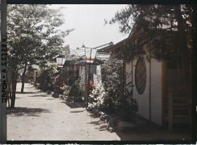 Image représentant kiosques (boutiques et maisons de thé ?)