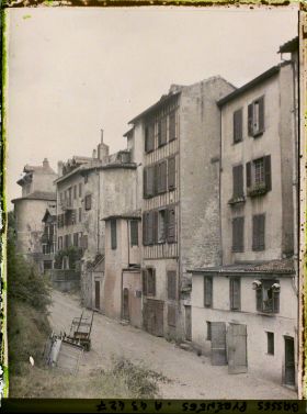 Image représentant France, Bayonne, La rue Tour de Sault, dans les remparts
