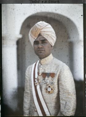 Image représentant Portrait en buste du sirdar Dass, ministre et conseiller personnel du maharadja de Kapurthala