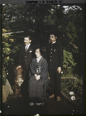 Image représentant Résidence de la famille princière : M. Mitobe, chambellan du défunt prince Kitashirakawa Naruhisa (à gauche)