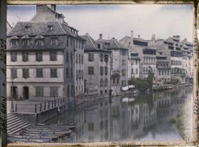 Image représentant France, Strasbourg, Vieilles Maisons Pfauztadgasse au bord de l'Ill. (Petite France)