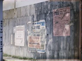 Image représentant Affiche du Crédit Lyonnais pour l'emprunt national, affiche d'appel à la grève de l'Union des syndicats de la Seine et d'appel à l'ordre et à la paix sociale de la Confédération nationale du travail, à l'occasion du 1er mai
