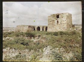 Image représentant Tours renforçant les remparts de la ville médiévale