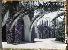 Image représentant La façade du palais d'été du Gouverneur