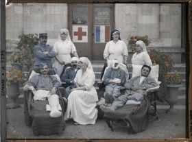 Image représentant Grands blessés et infirmières, hôpital de Moreuil