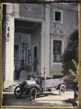 Image représentant Entrée de la résidence du général Gouraud, haut-commissaire de la République française